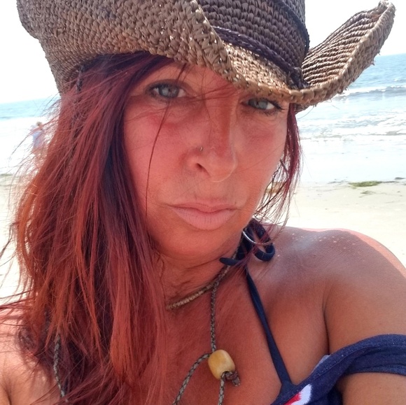 Meet your Posher, Maria g. - Picture 2 of 2